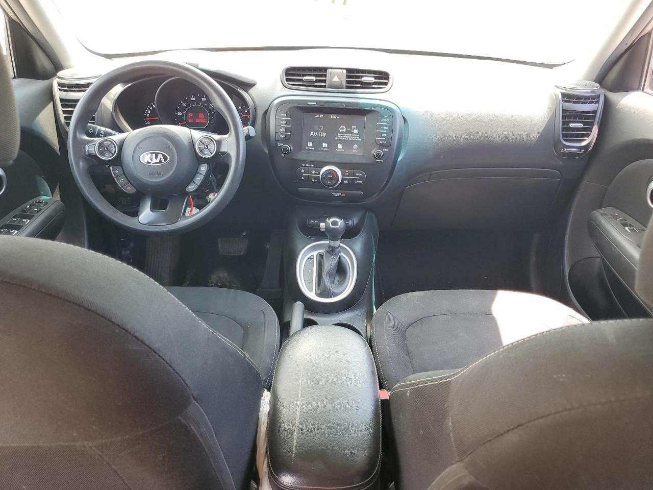 KNDJP3A55J7593844 2018 Kia Soul +