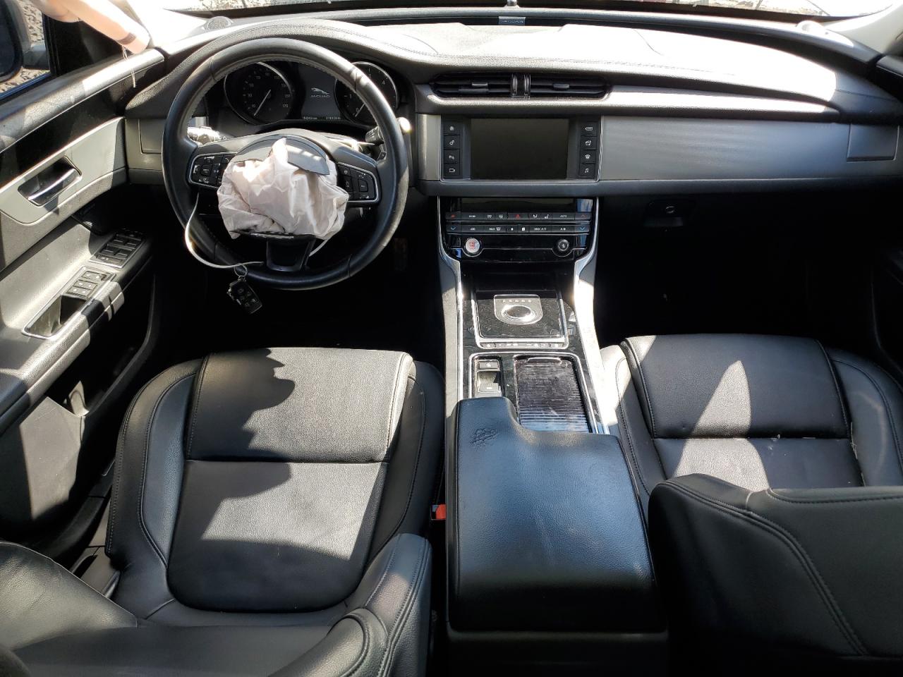 SAJBD4FN0JCY54043 2018 Jaguar Xf Premium