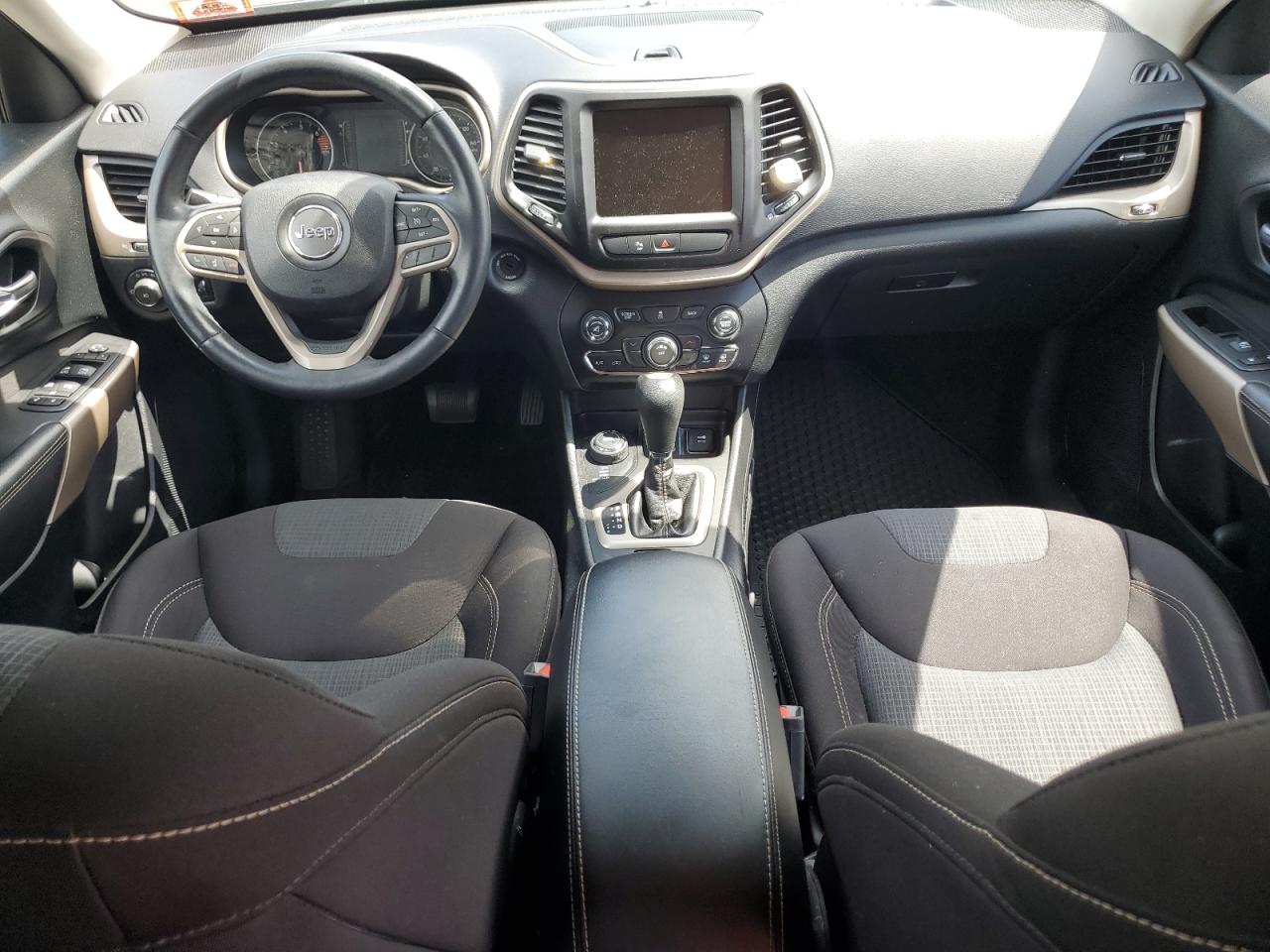 1C4PJMCB1HW581971 2017 Jeep Cherokee Latitude