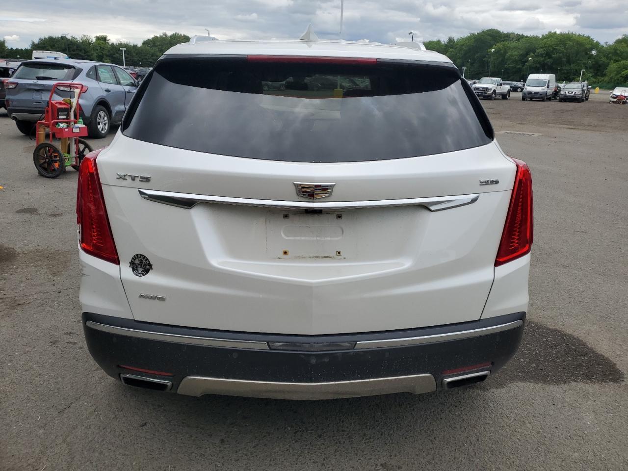 1GYKNFRS7HZ129520 2017 Cadillac Xt5 Platinum