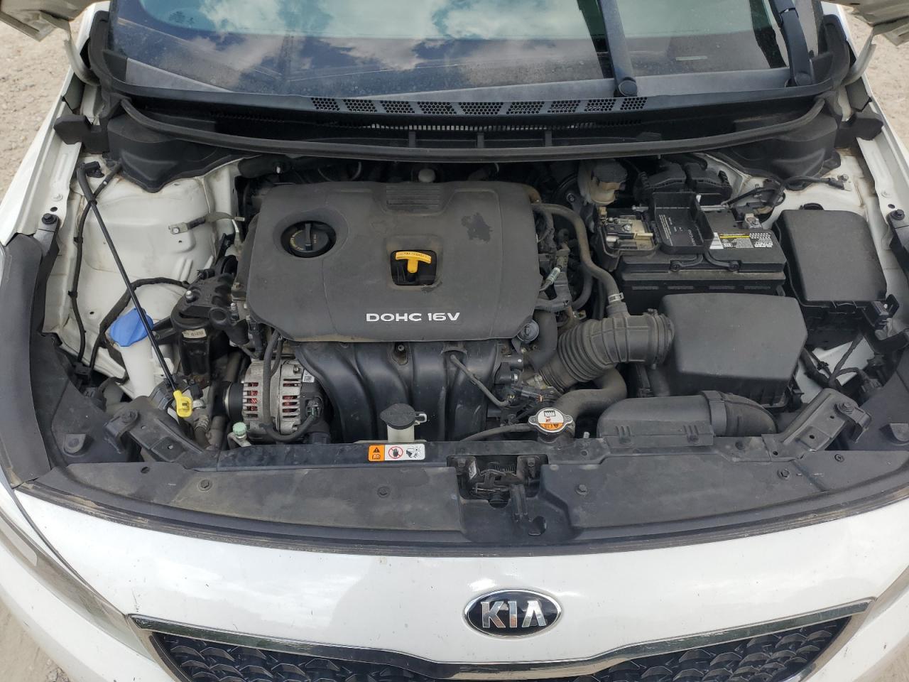 3KPFK4A7XHE108135 2017 Kia Forte Lx