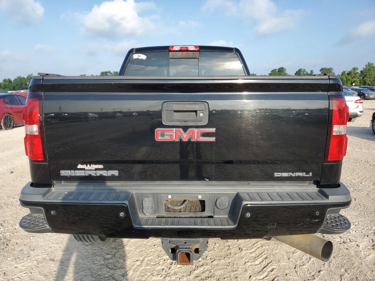 1GT120E88FF653923 2015 GMC Sierra K2500 Denali