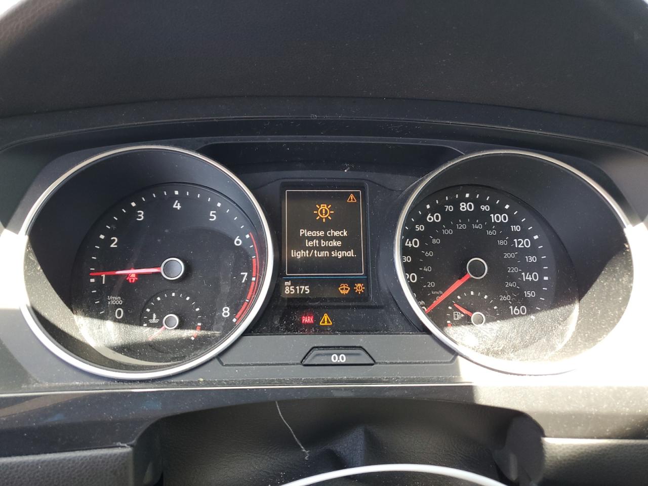 3VV1B7AX6JM107573 2018 Volkswagen Tiguan S