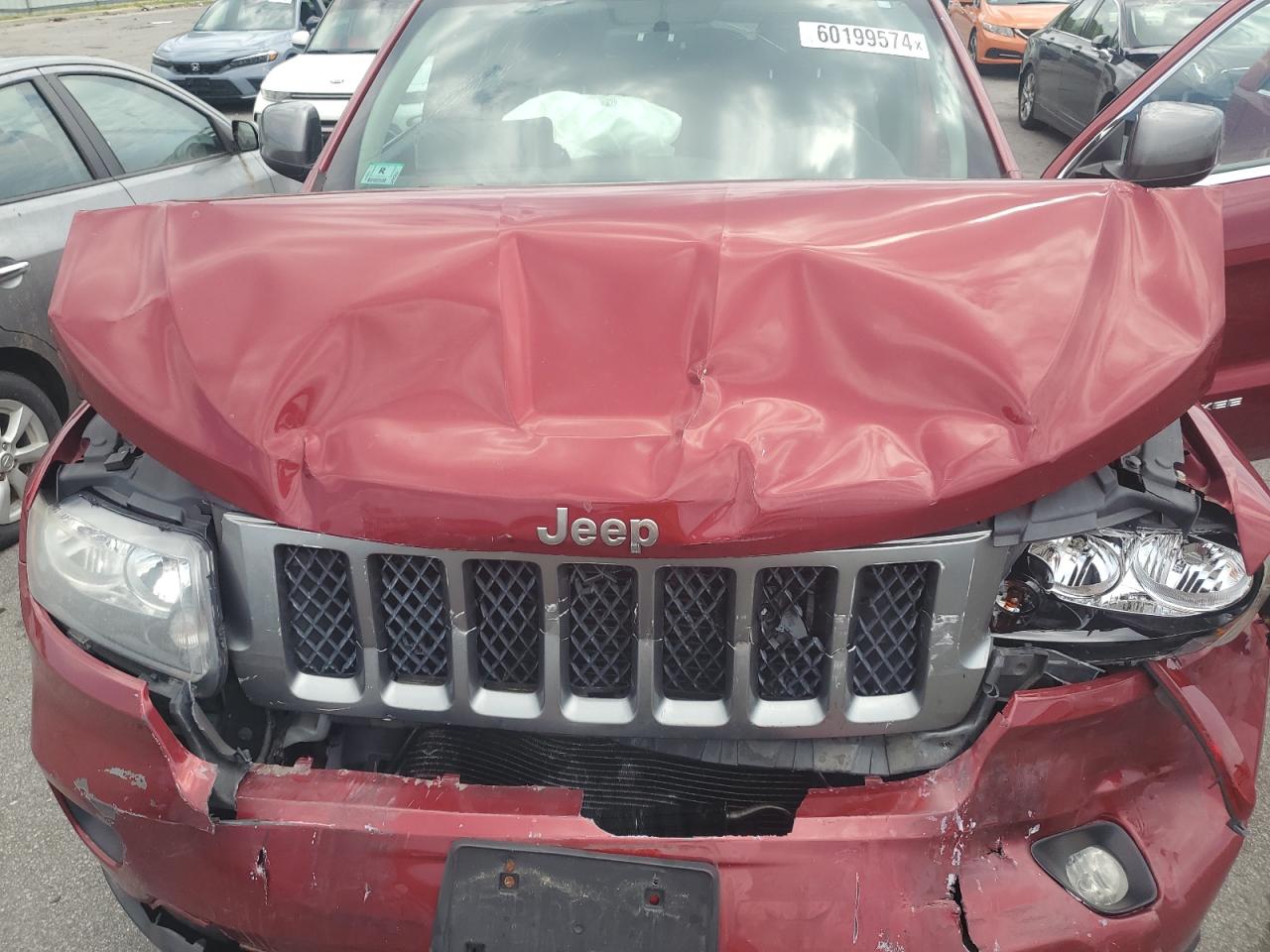 1C4RJFAT8DC600138 2013 Jeep Grand Cherokee Laredo