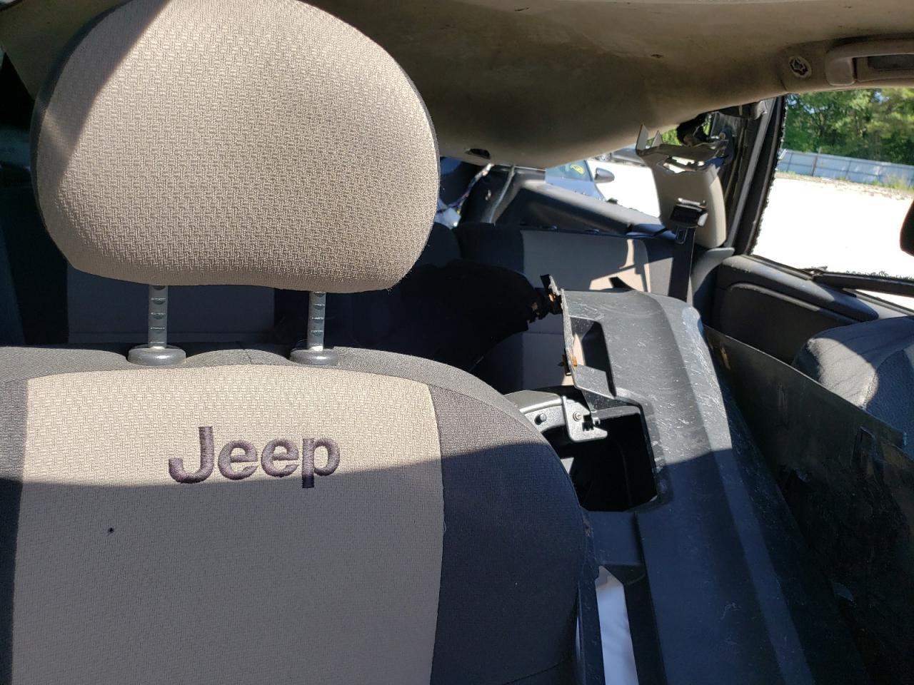 1J4GW48S84C419450 2004 Jeep Grand Cherokee Laredo