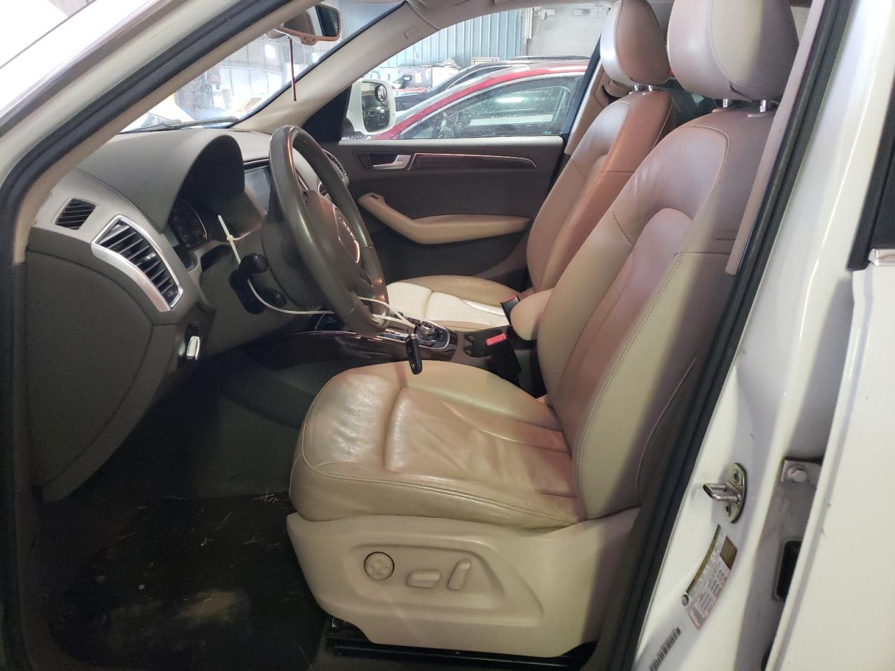 WA1LKAFP5AA078572 2010 Audi Q5 Premium Plus