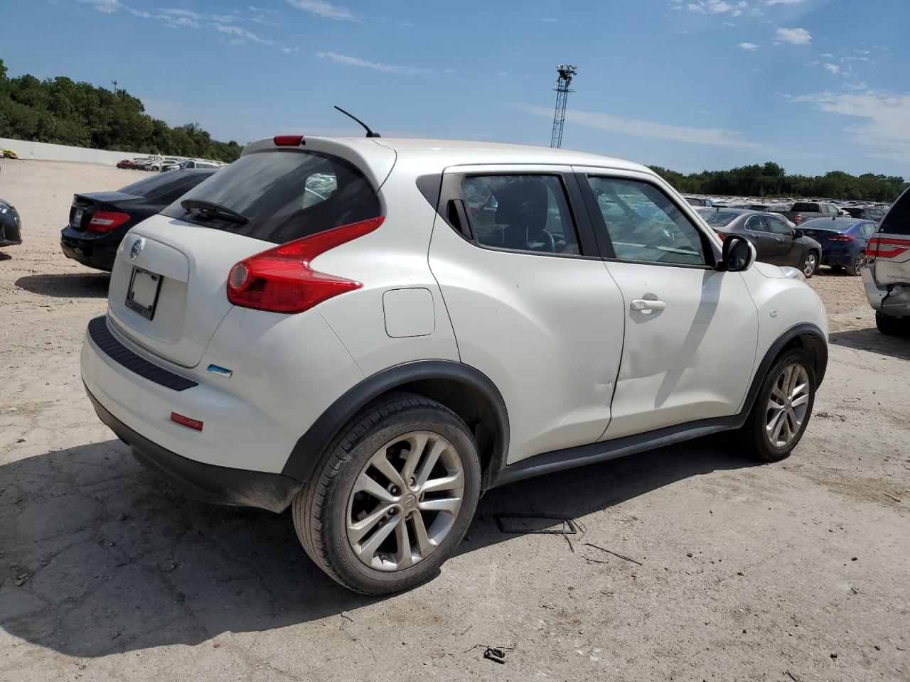 2013 Nissan Juke S vin: JN8AF5MR1DT201424