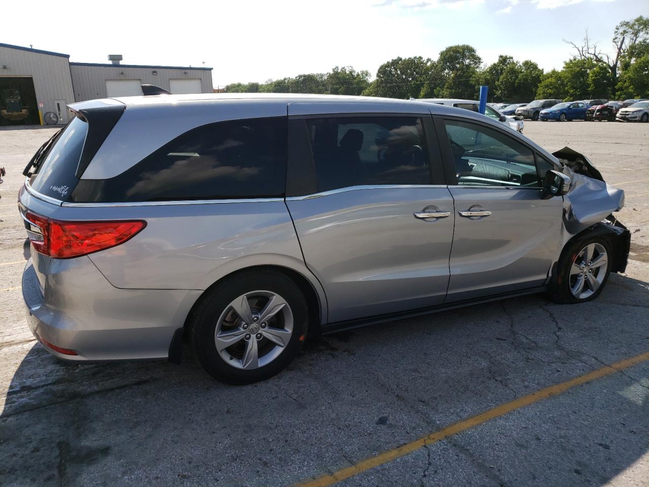 2018 Honda Odyssey Exl vin: 5FNRL6H74JB009239