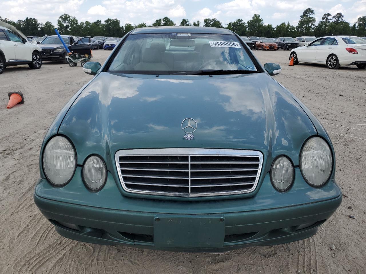 WDBLJ65G72T127668 2002 Mercedes-Benz Clk 320