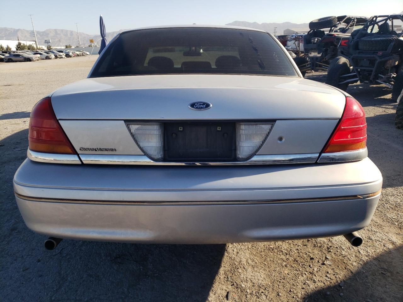 2FAFP71W61X190882 2001 Ford Crown Victoria Police Interceptor