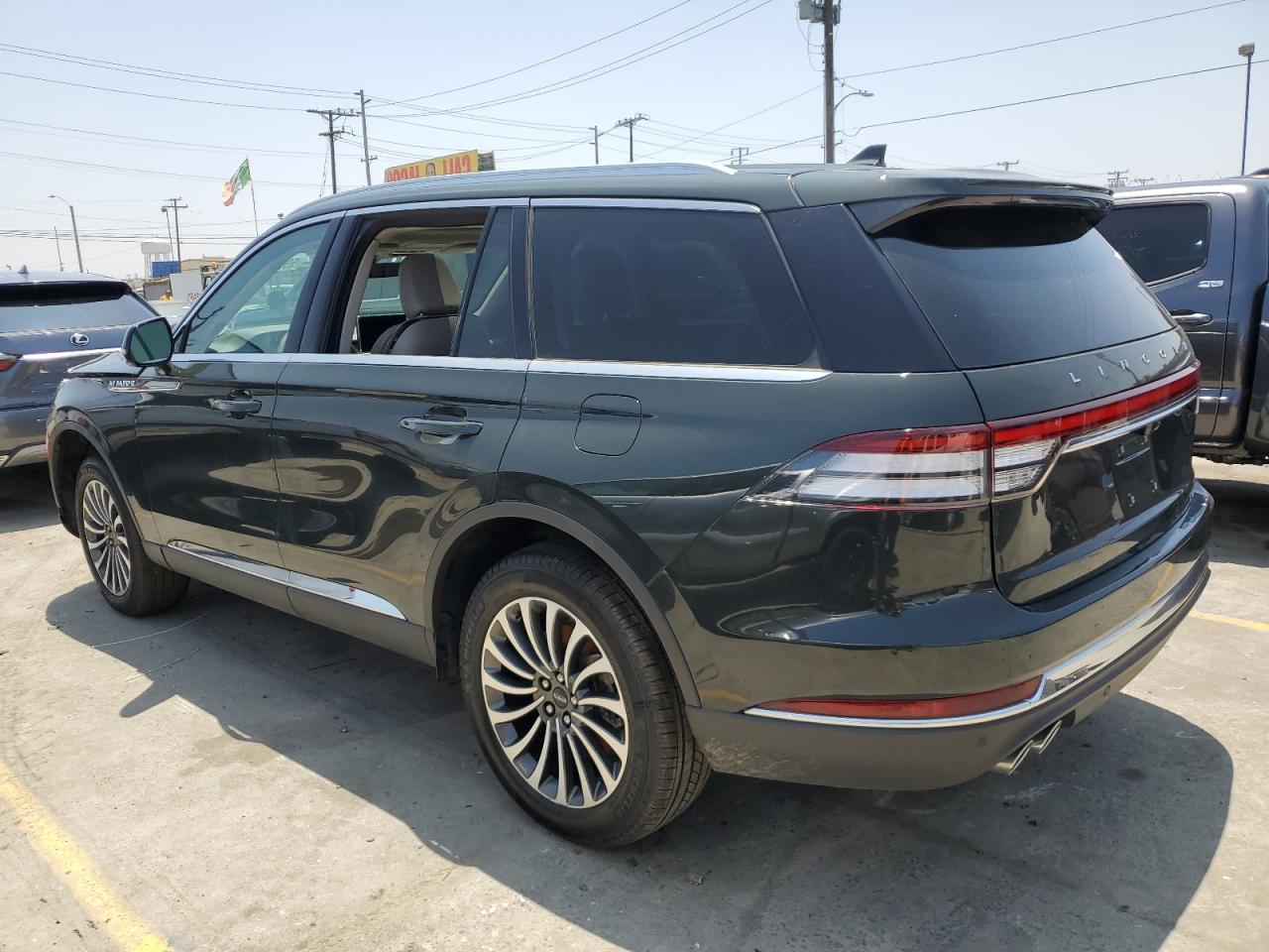 2023 Lincoln Aviator vin: 5LM5J6XC1PGL13543