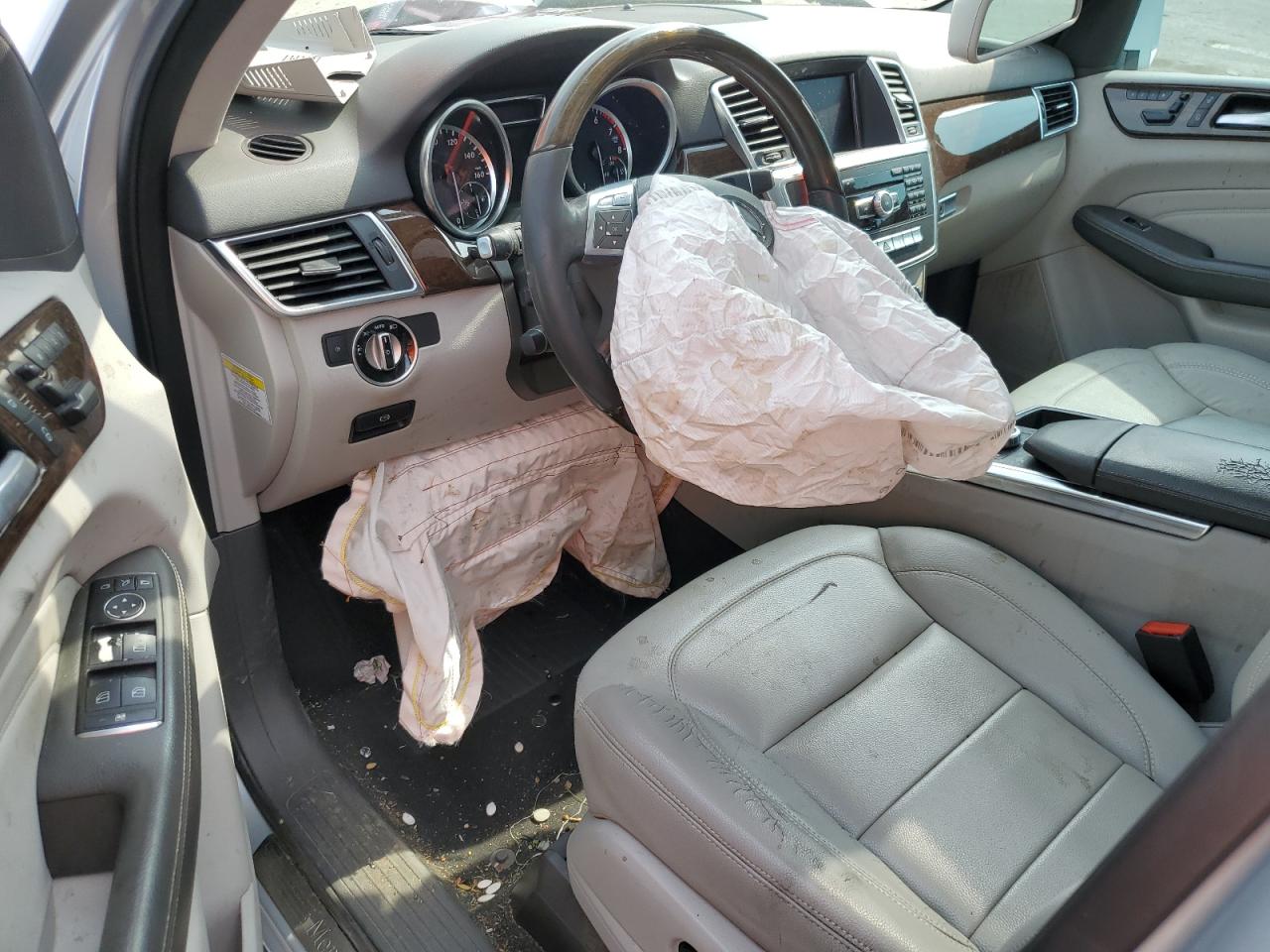 4JGDA5HB1CA054158 2012 Mercedes-Benz Ml 350 4Matic