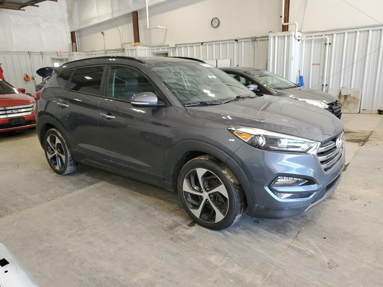 KM8J33A23GU180781 2016 Hyundai Tucson Limited