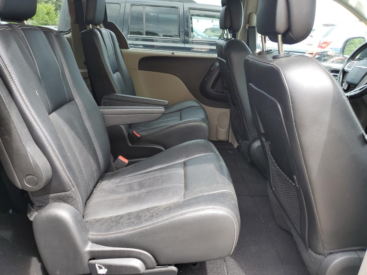 2C4RC1CG2ER231735 2014 Chrysler Town & Country Touring L