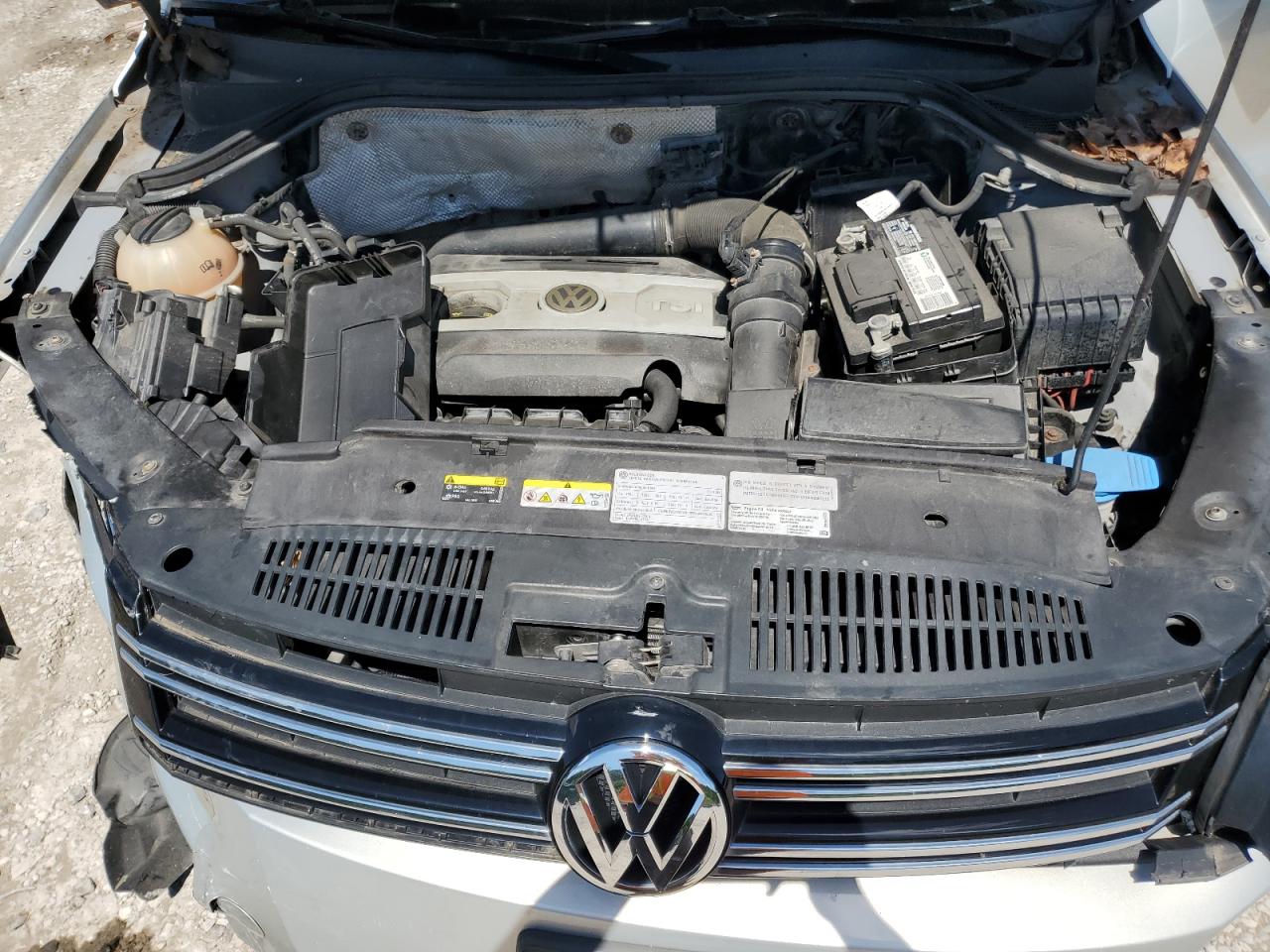 2014 Volkswagen Tiguan S vin: WVGBV3AX7EW542283