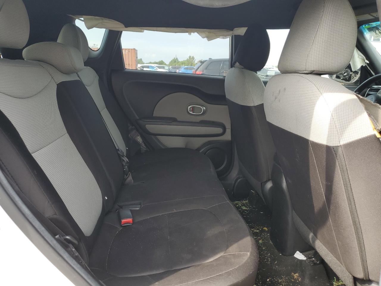 KNDJN2A21G7294978 2016 Kia Soul