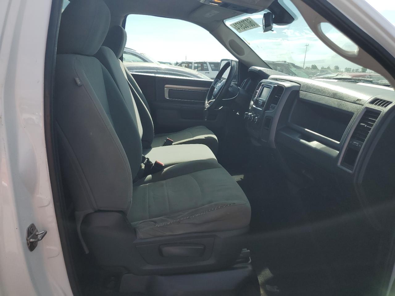 3C6JR6DG5FG675794 2015 Ram 1500 St