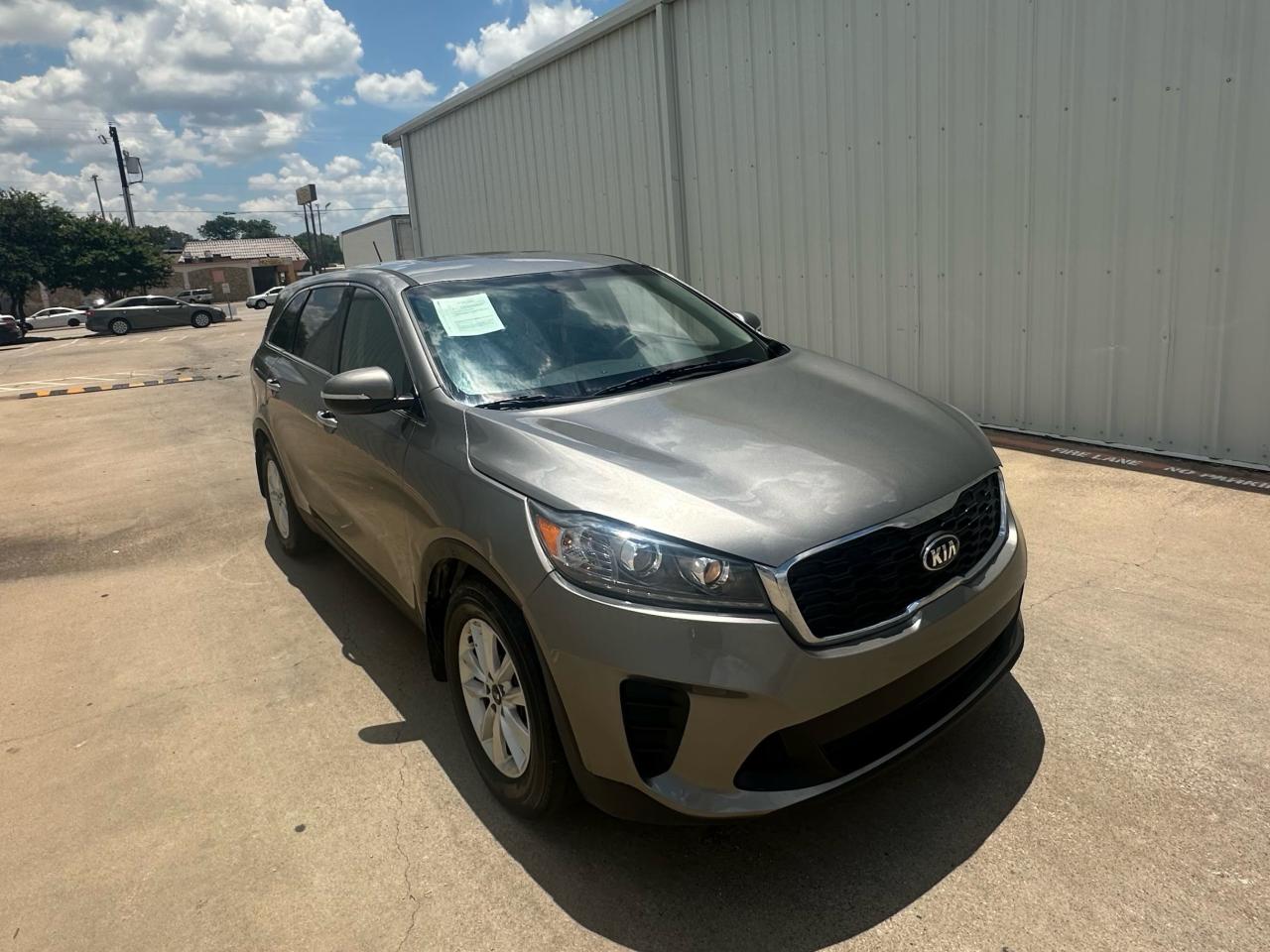2019 Kia Sorento Lx vin: 5XYPG4A5XKG496773