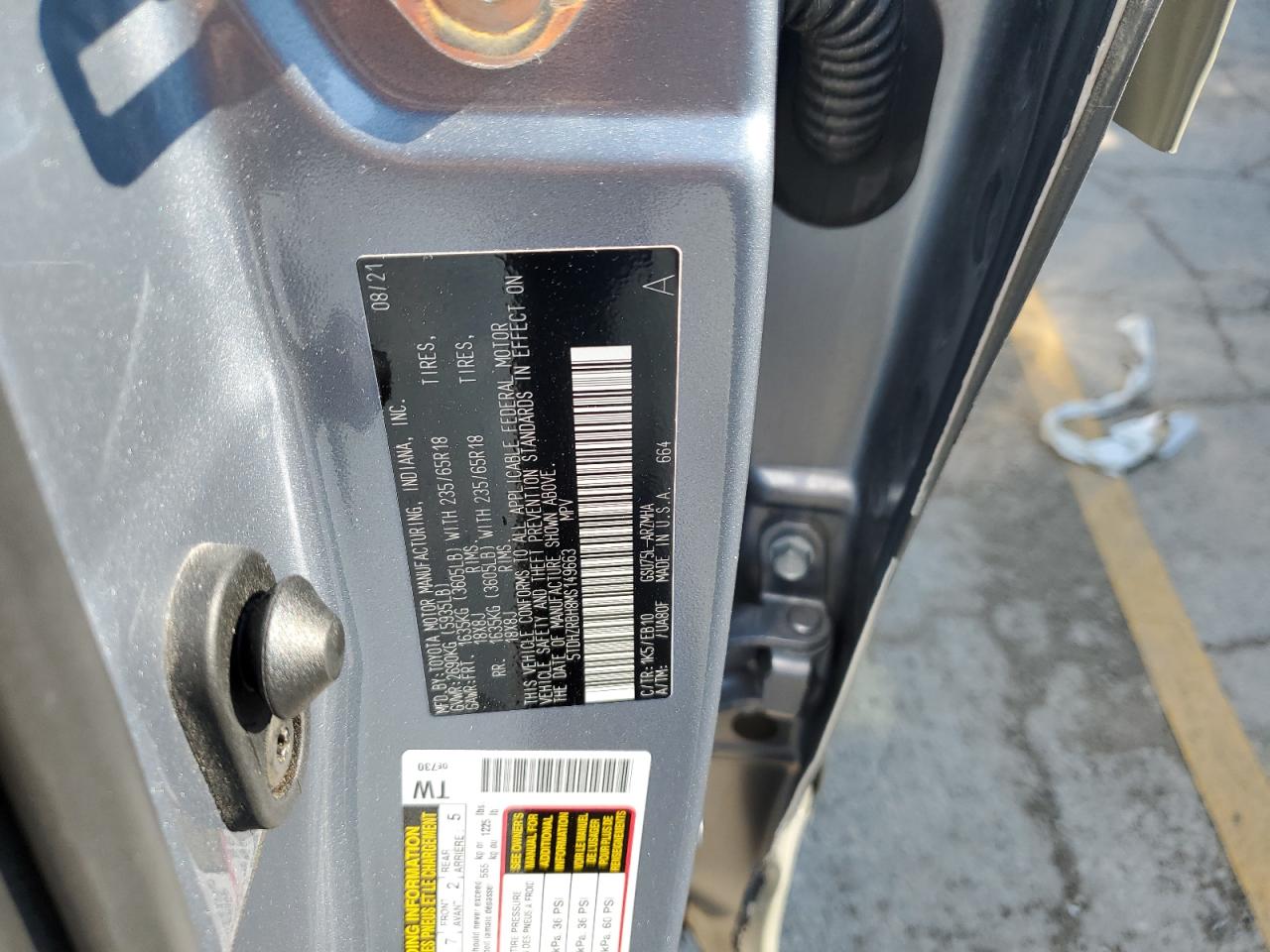 5TDHZRBH8MS149663 2021 Toyota Highlander Xle