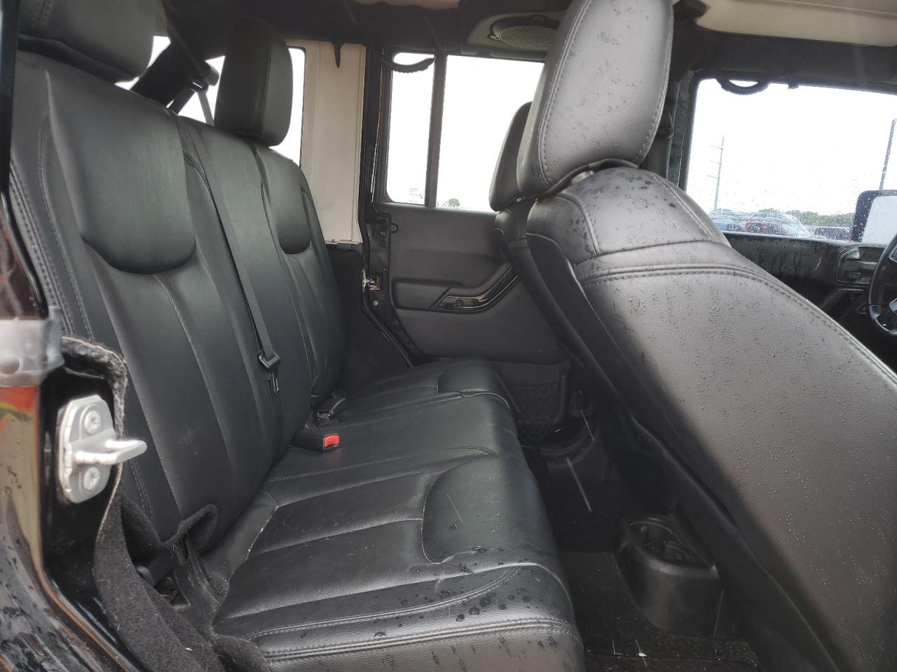 1C4BJWEG6EL325580 2014 Jeep Wrangler Unlimited Sahara