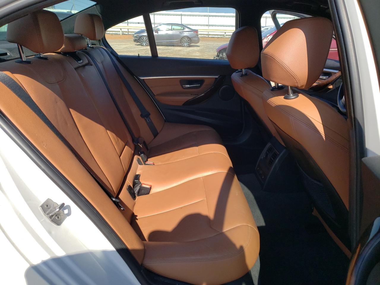 WBA8E3G56GNU04163 2016 BMW 328 Xi Sulev