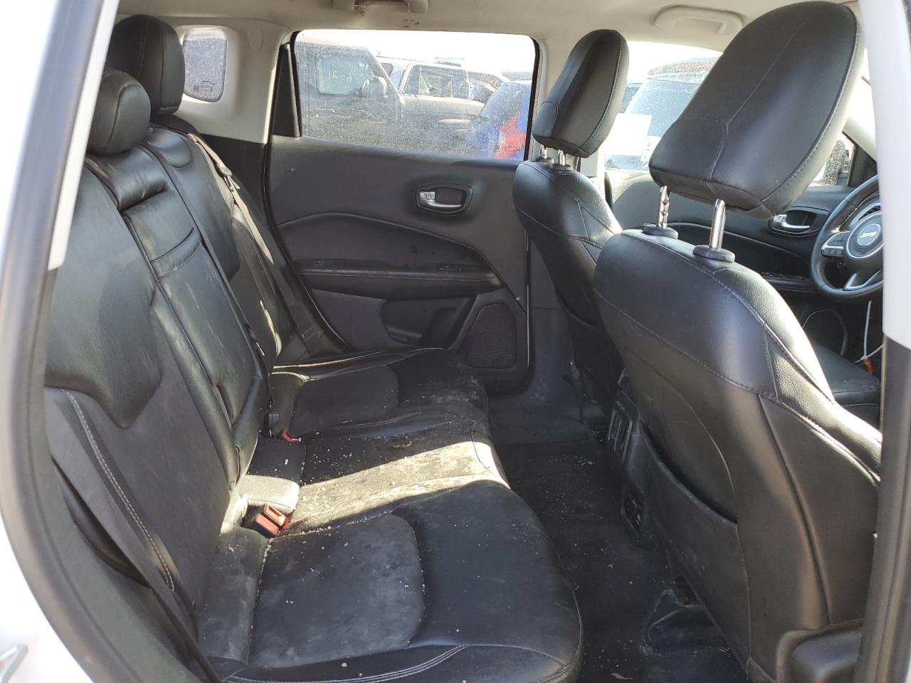 3C4NJCBB0JT425452 2018 Jeep Compass Latitude