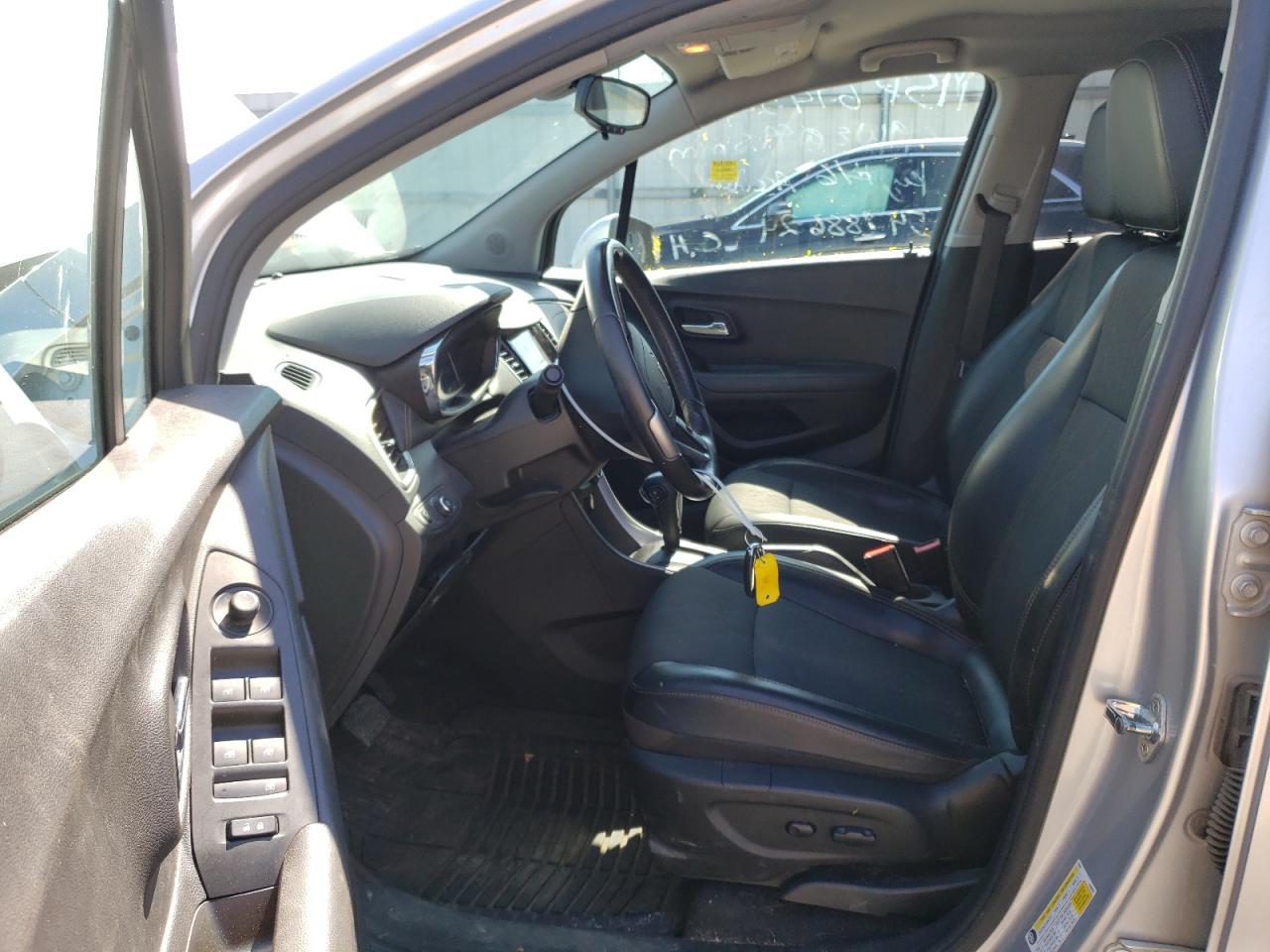 KL7CJPSB5JB686864 2018 Chevrolet Trax 1Lt