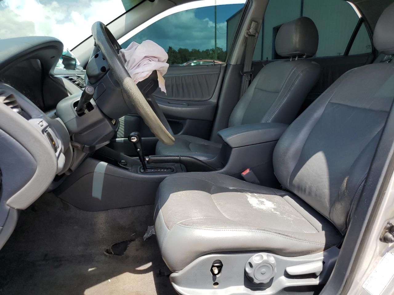 1HGCG5642YA063589 2000 Honda Accord Lx