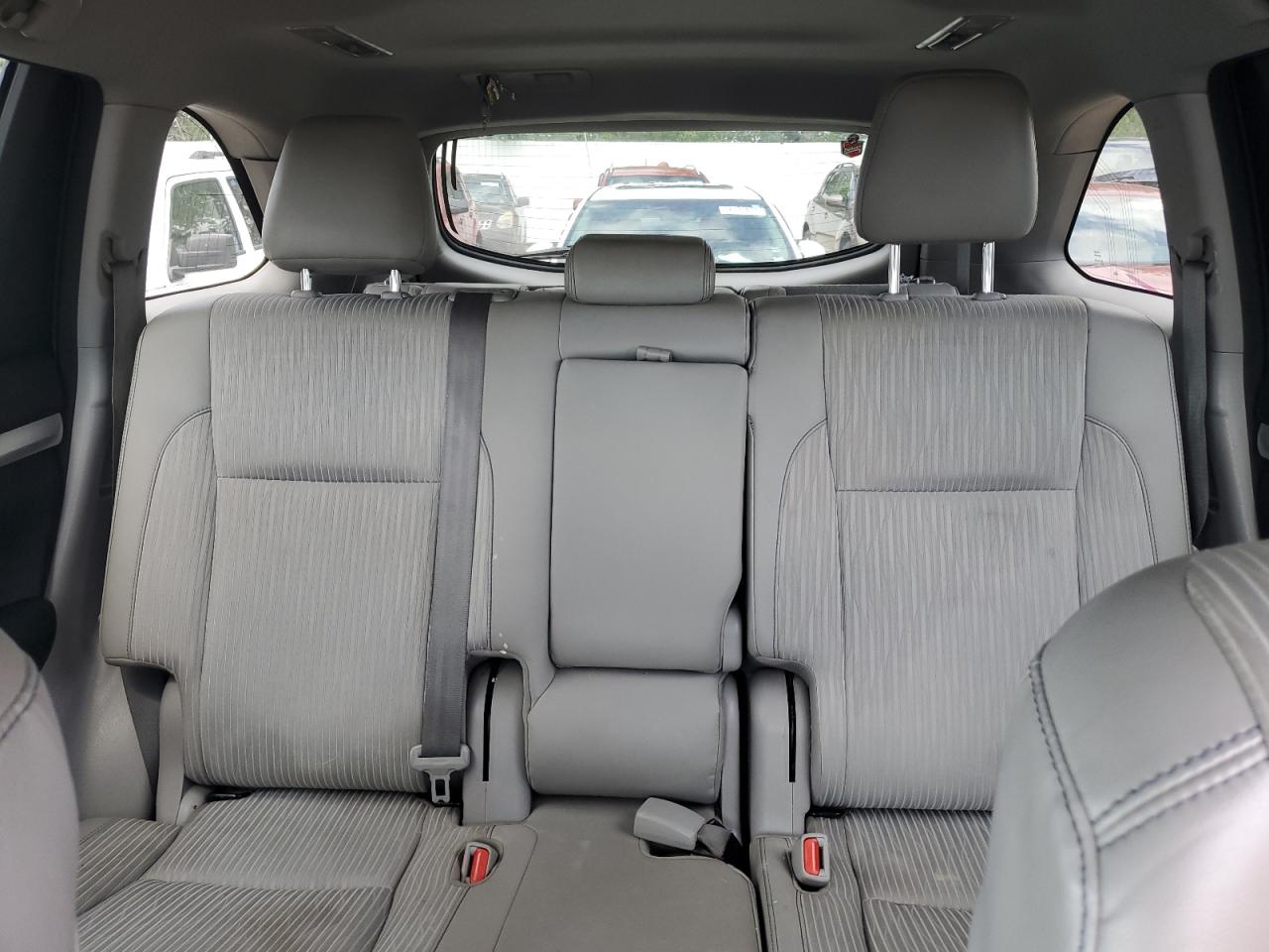 5TDBZRFH1HS359530 2017 Toyota Highlander Le