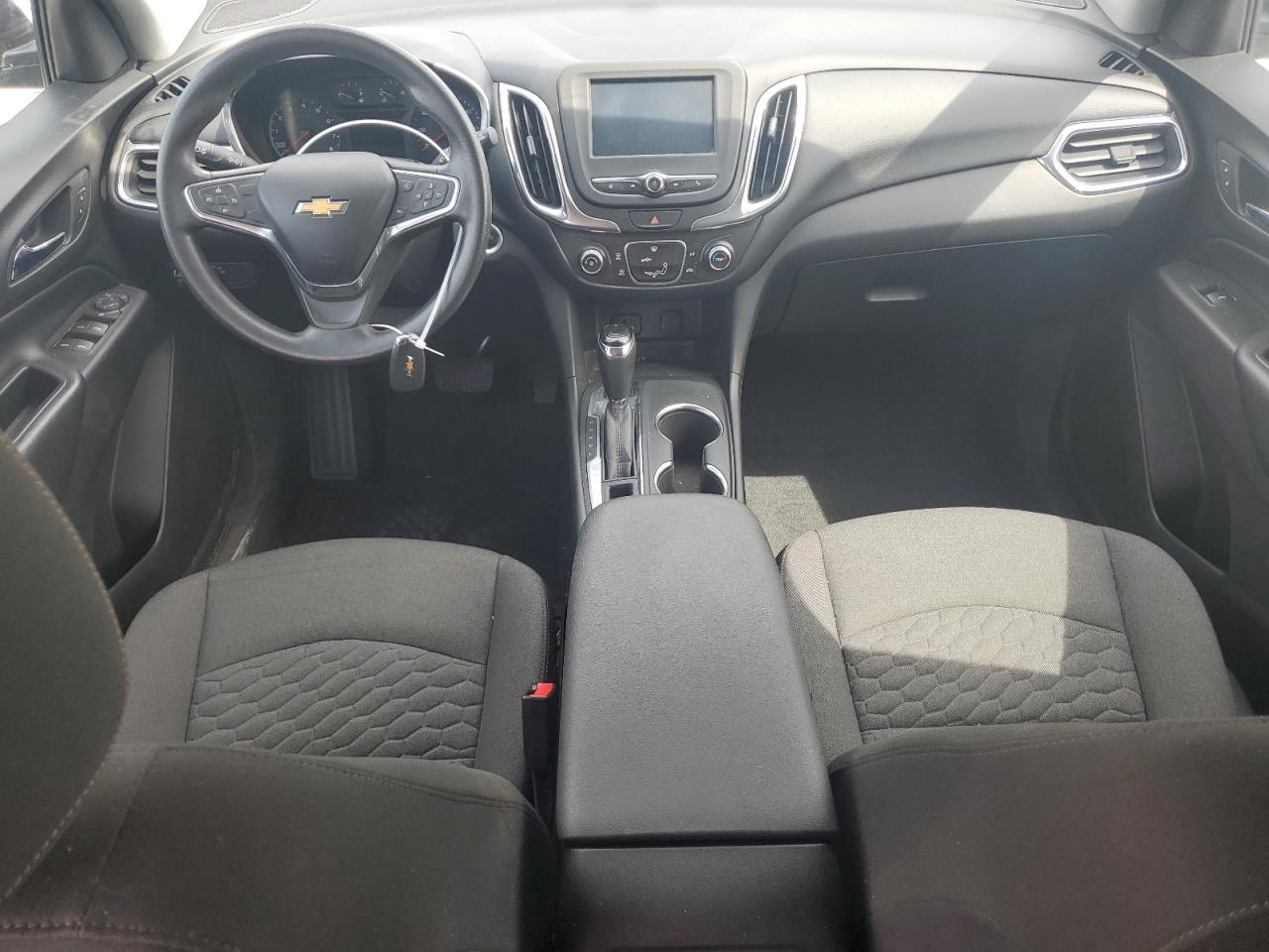 3GNAXSEV8JL117479 2018 Chevrolet Equinox Lt