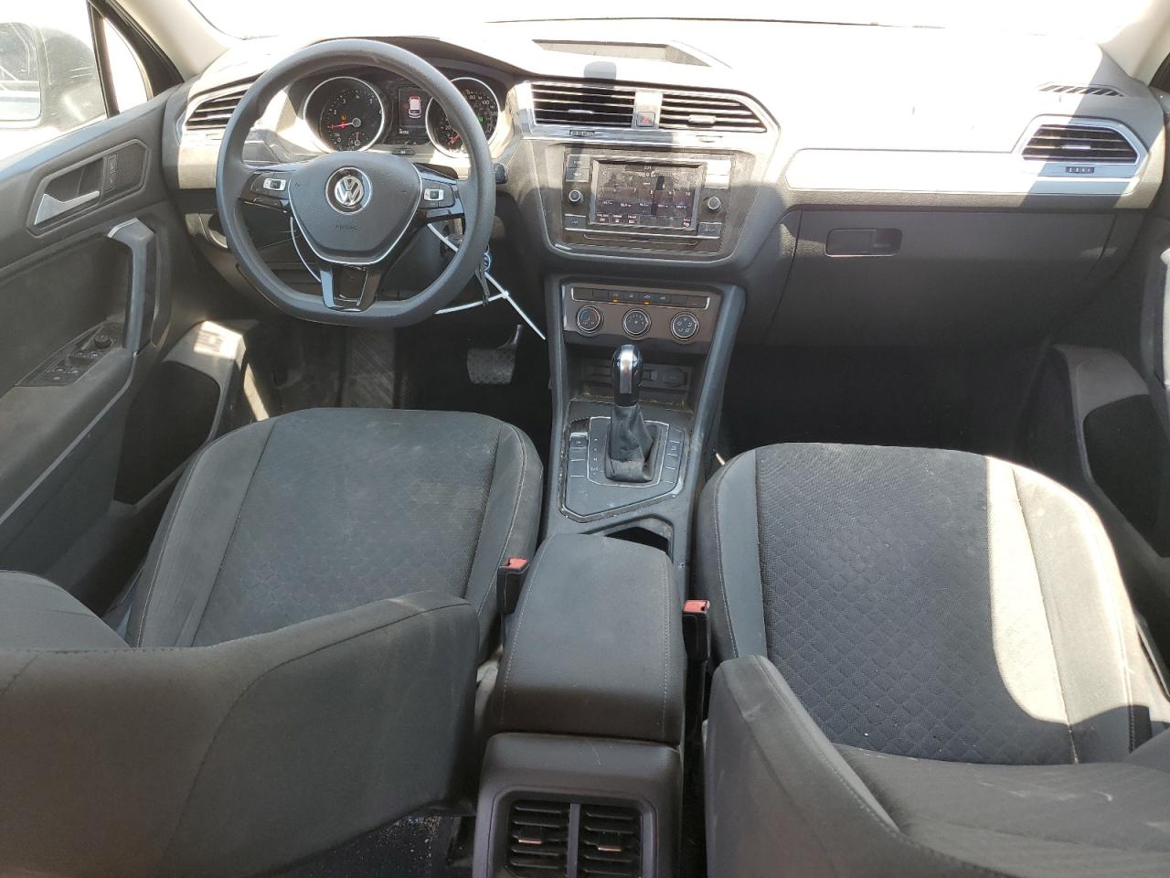 3VV1B7AX4KM073747 2019 Volkswagen Tiguan S
