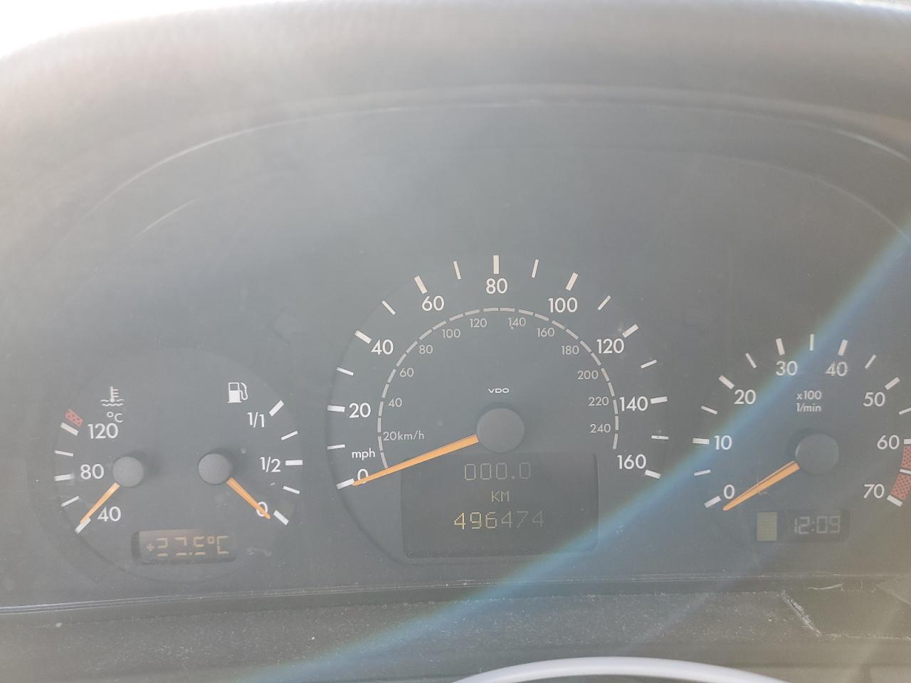 WDBJF82JXYX037579 2000 Mercedes-Benz E 320 4Matic