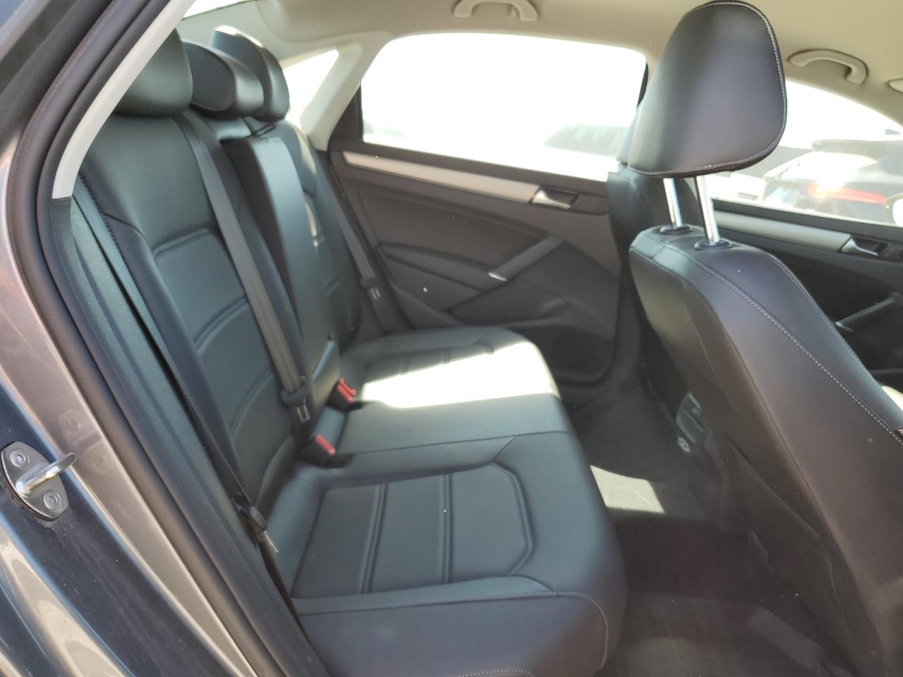 1VWSA7A35LC022115 2020 Volkswagen Passat Se