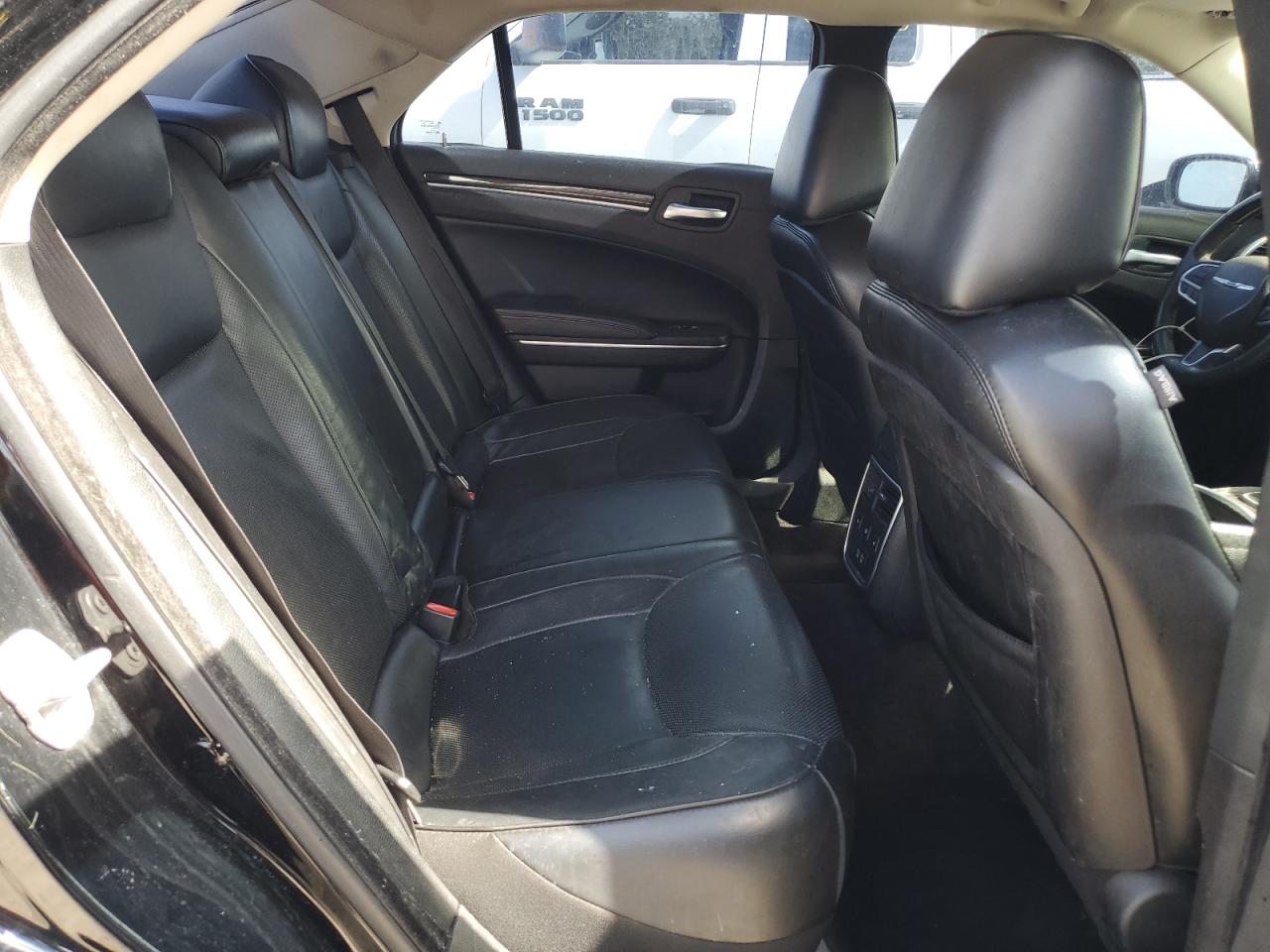 2C3CCAEG0HH663550 2017 Chrysler 300C