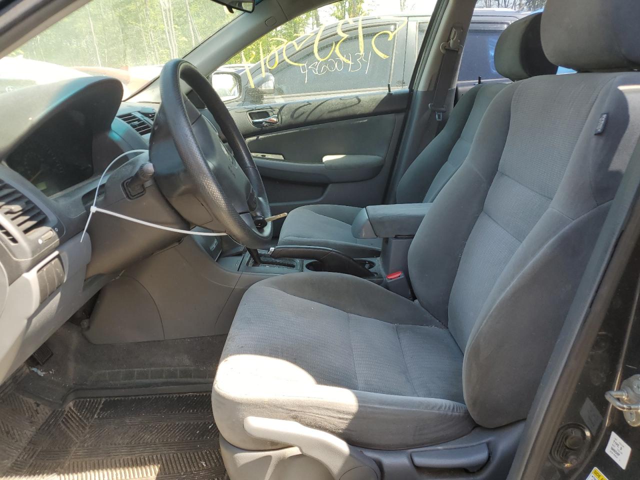 1HGCM56425A090456 2005 Honda Accord Lx