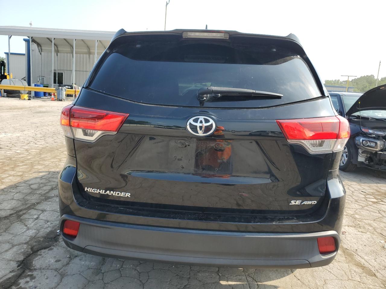 5TDJZRFHXJS541454 2018 Toyota Highlander Se