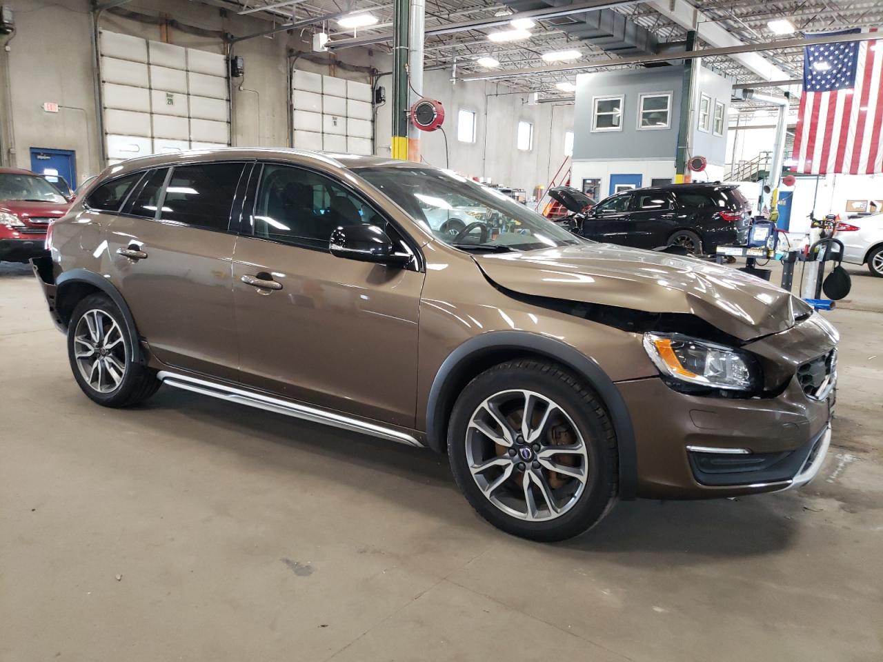 2018 Volvo V60 Cross Country Platinum vin: YV440MWM4J2048980