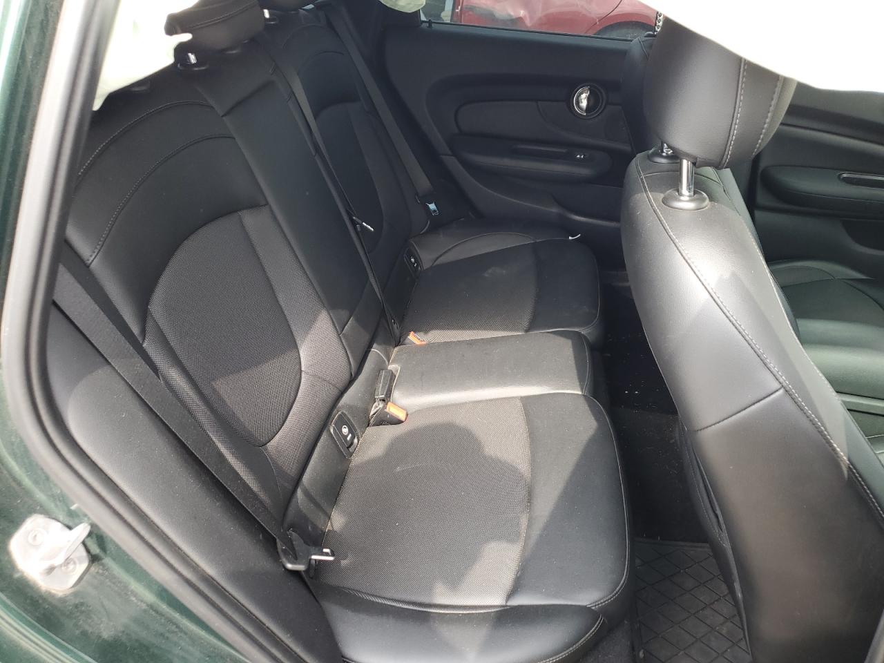 WMWLN5C53G2E30526 2016 Mini Cooper Clubman