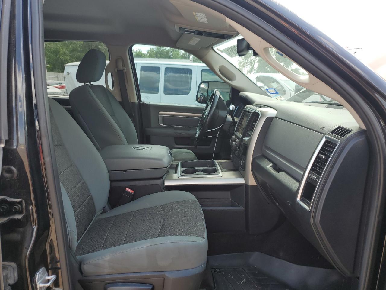 3C63RRHLXEG268781 2014 Ram 3500 Slt