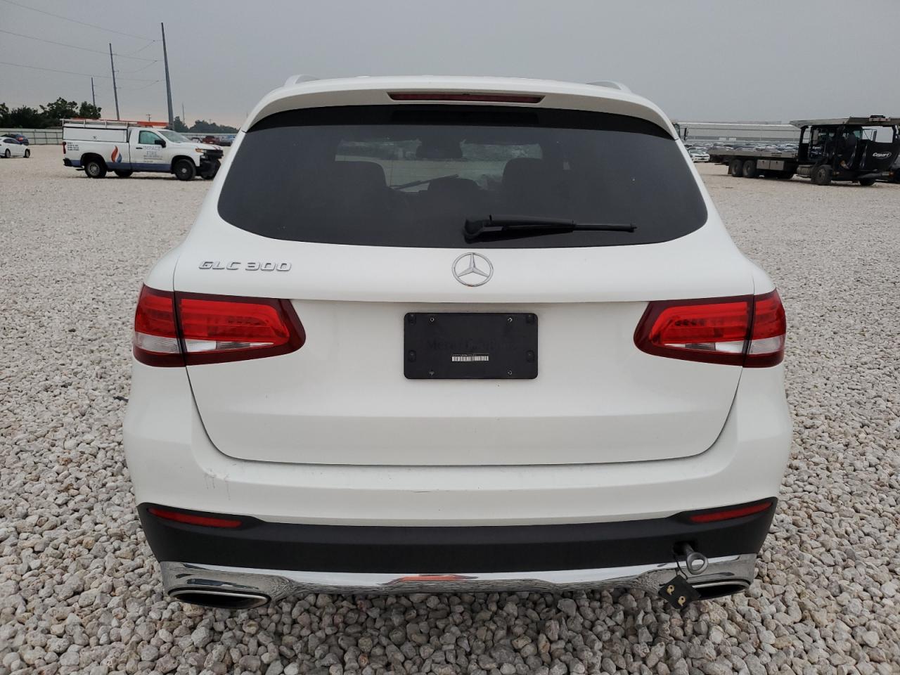 2017 Mercedes-Benz Glc 300 vin: WDC0G4JB0HF222351