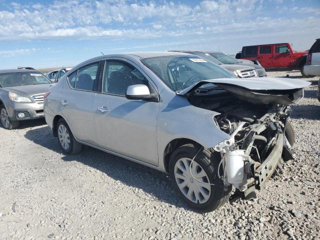  NISSAN VERSA 2013 Srebrny