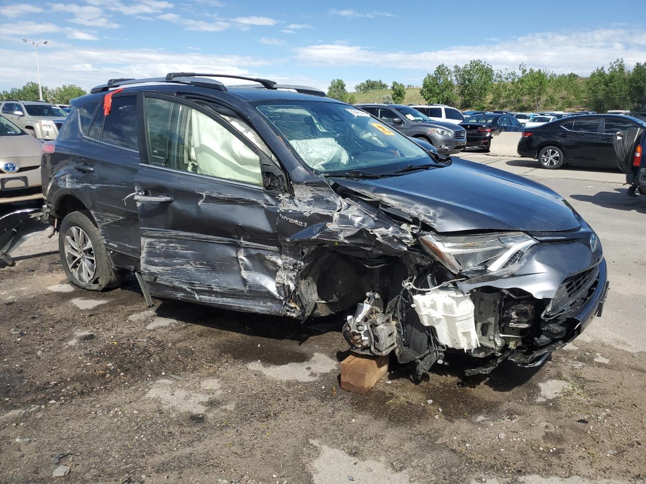 JTMRJREV1HD103669 TOYOTA RAV4 2017