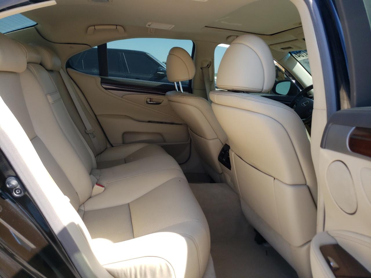 JTHBL5EF6E5132585 2014 Lexus Ls 460