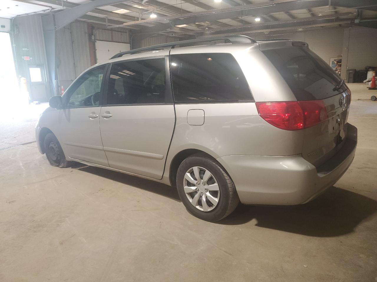 5TDKK4CC1AS320443 2010 Toyota Sienna Ce