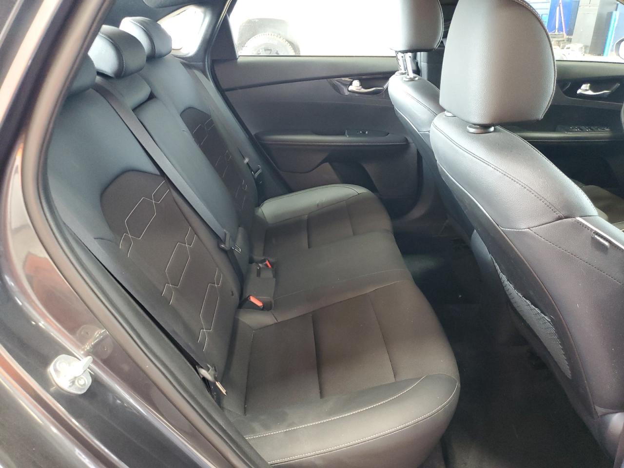 3KPF54AD8NE506176 2022 Kia Forte Gt Line