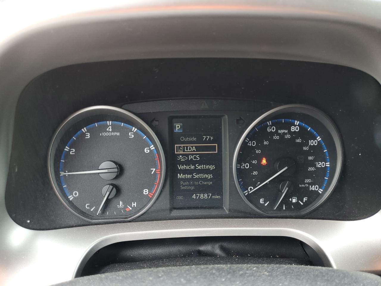 JTMRFREV7HJ111861 2017 Toyota Rav4 Xle