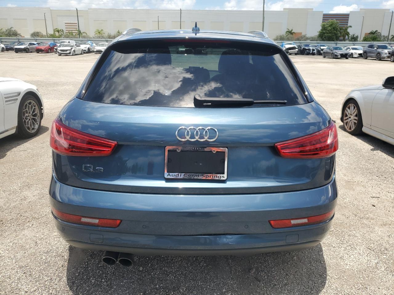 WA1BCCFS8JR000796 2018 Audi Q3 Premium