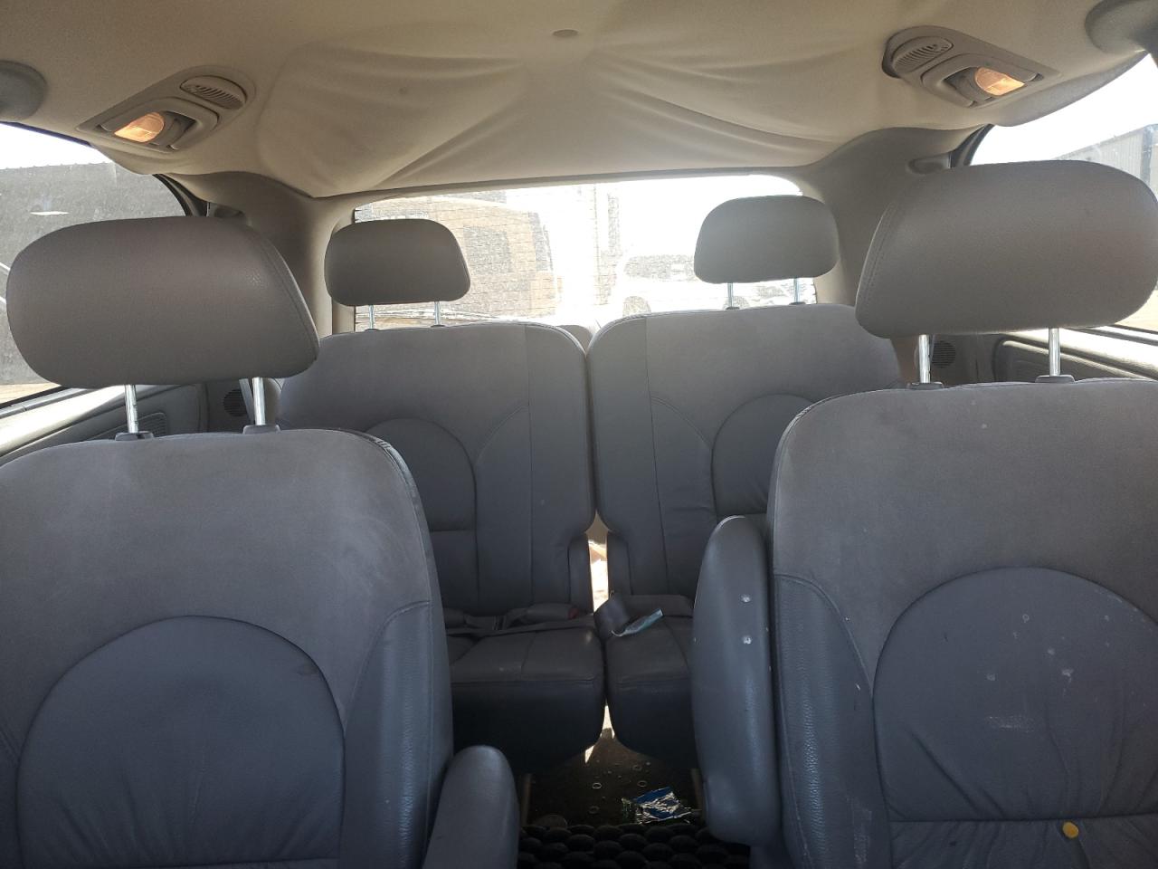 2C8GP64LX2R611937 2002 Chrysler Town & Country Limited