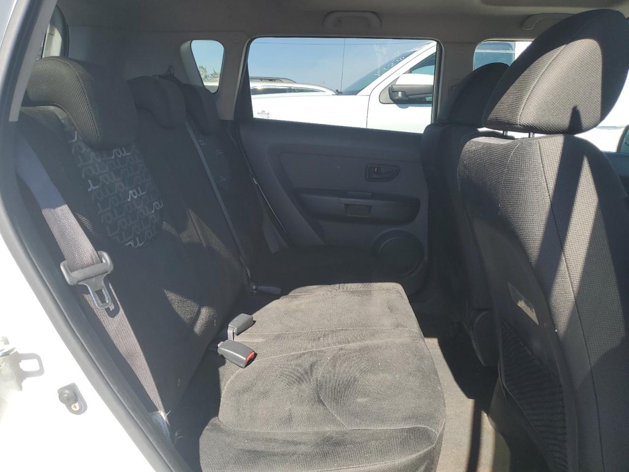 KNDJT2A28A7027138 2010 Kia Soul +