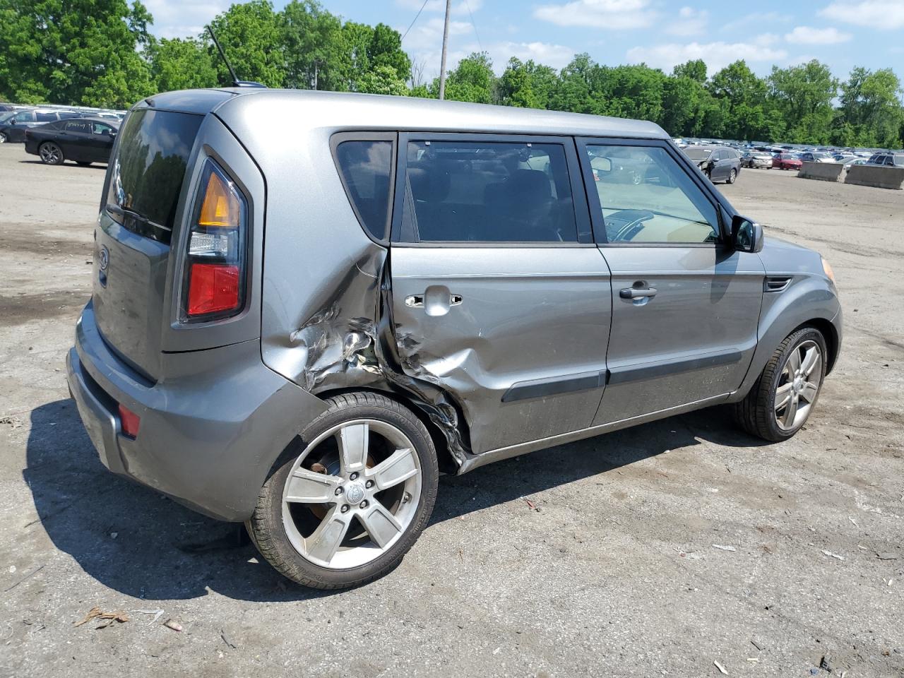 KNDJT2A26B7225363 2011 Kia Soul +